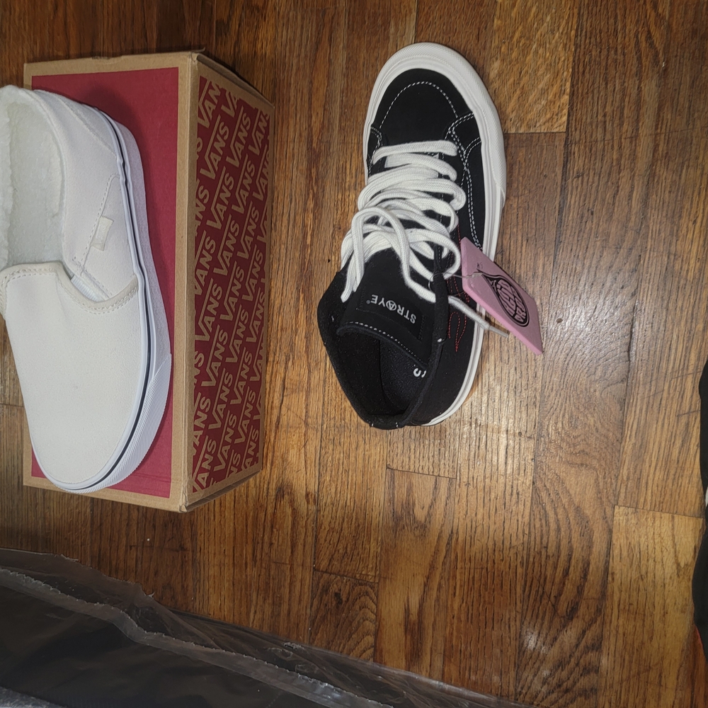 Vans Women Black and White Sneakers
